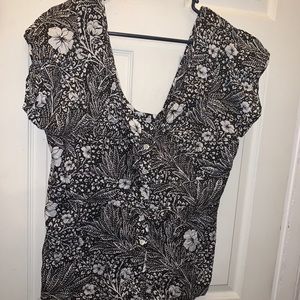 Ann Taylor black and white floral print blouse